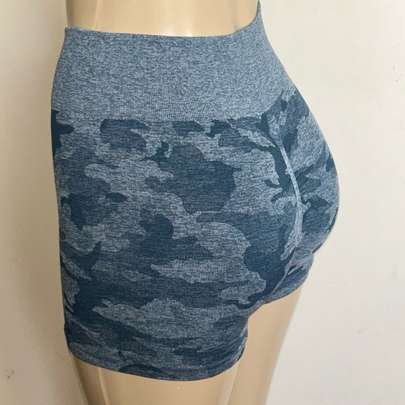 SRUNCH SPORT CAMO SHORTS WOMENS SIZE S - Picture 4 of 10